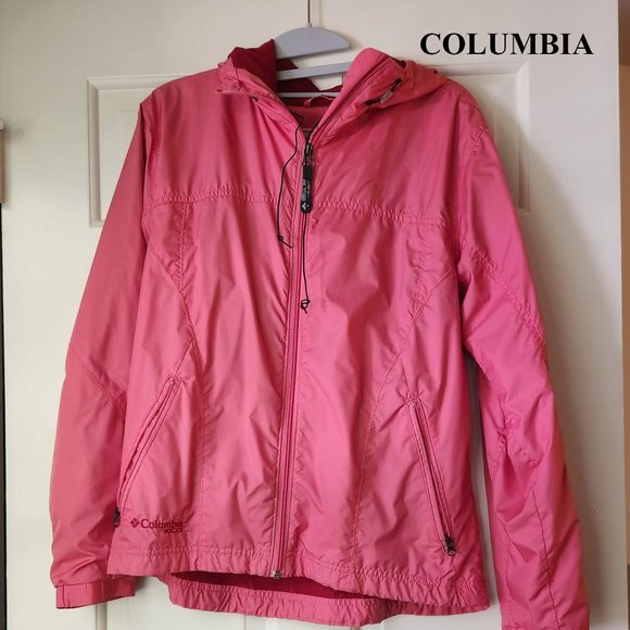 Columbia Jackets & Blazers - Columbia Lined Hooded Windbreaker Pink Coral size M. Soft Material